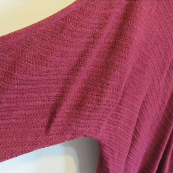 Womens Lightweight Knit Sweater Sz OX Batwing 1/2 Sleeve Black Cherry V-Neck - Picture 4 of 5